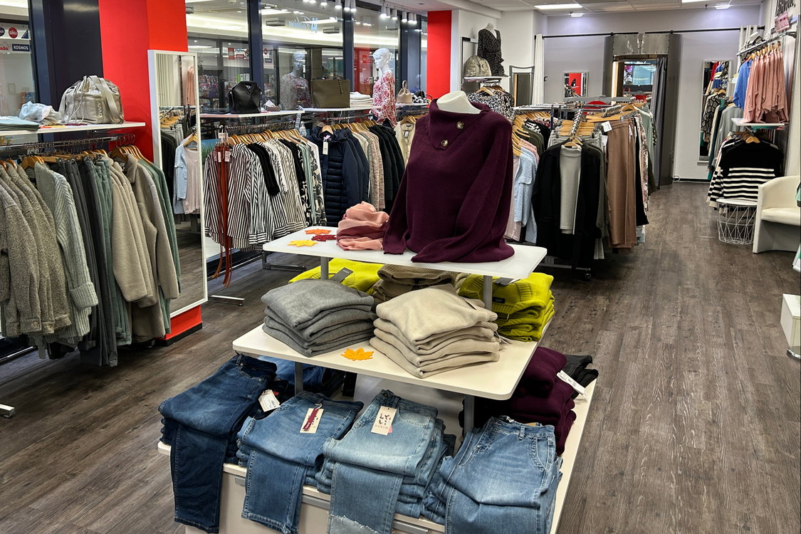 1A Fashion Boutique title image