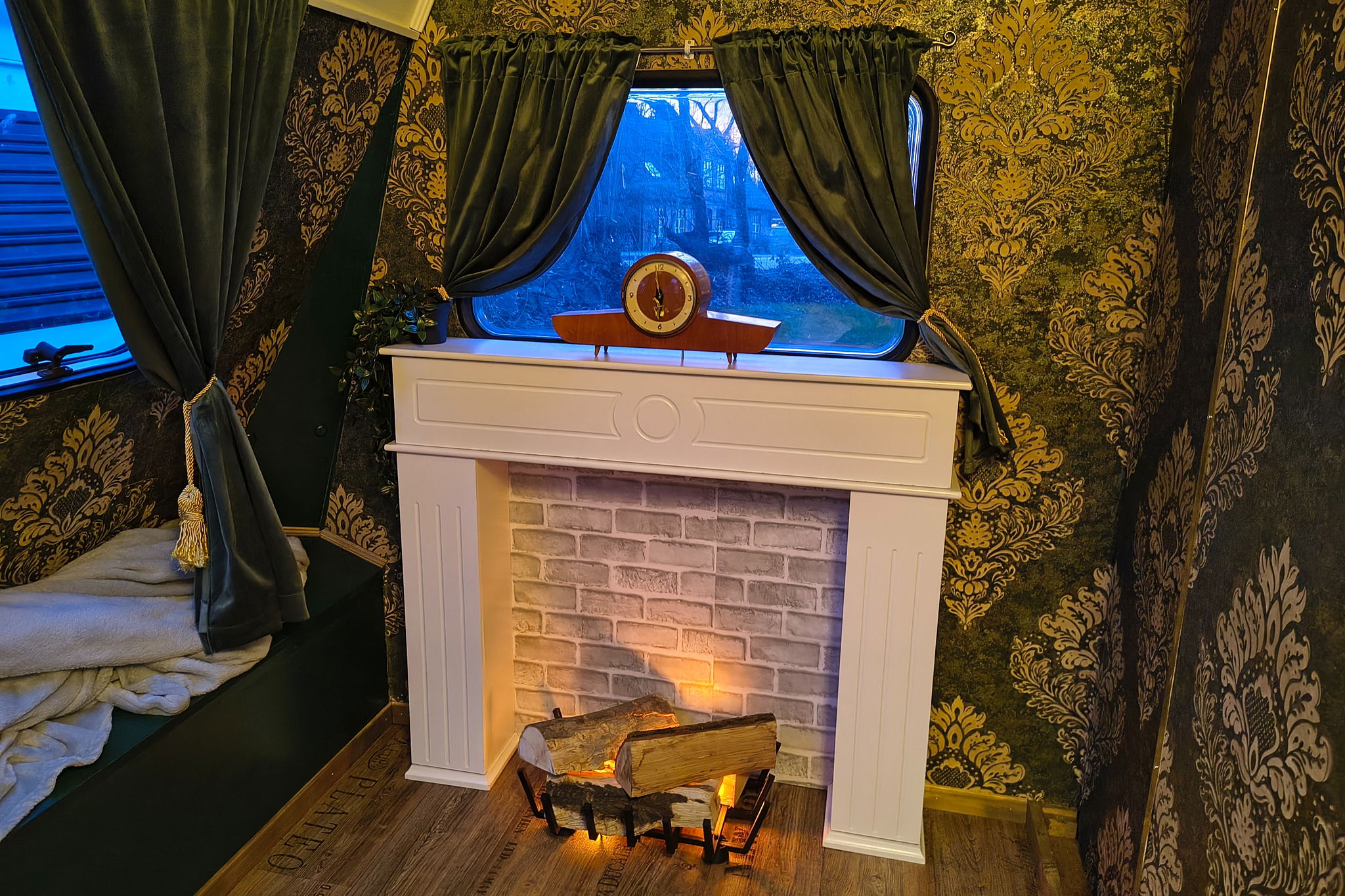 derollt - Escape Caravan